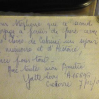 Extrait de mon Journal 2003-2005. Message d'Yvette Levy inscrit sur mon journal le 4 avril 2004 dans l'avion entre Cracovie et Paris lors de mon premier projet avec mes élèves du lycée Françoise Cabrini de Noisy-le-Grand (93).